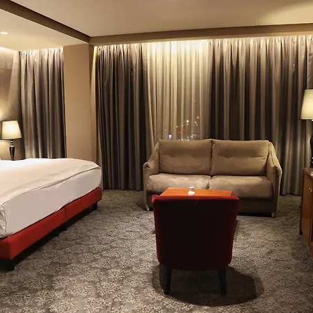 Otel Mondial