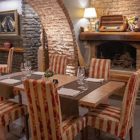 ホテル Mondial 4*