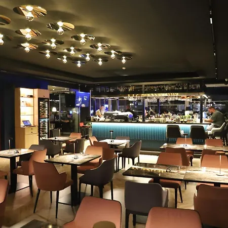 Otel Mondial