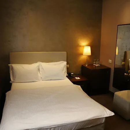 Otel Mondial