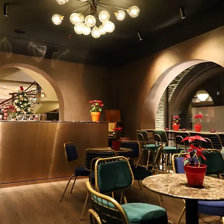 Hotel Mondial 4*