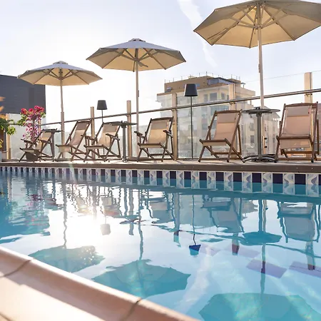 Mondial Hotel 4*