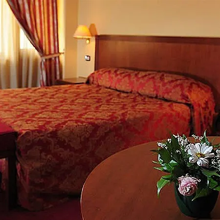 Otel Mondial