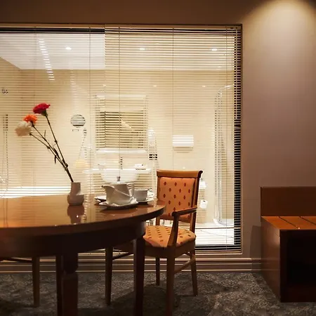 Otel Mondial