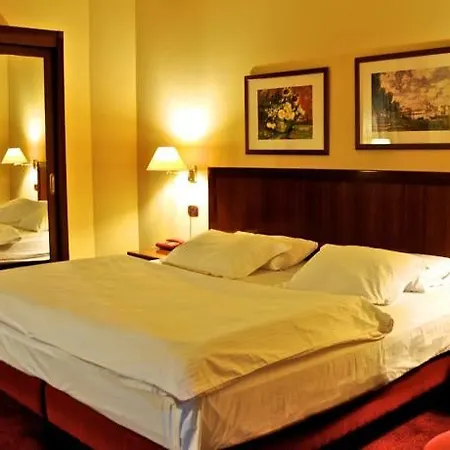 Otel Mondial 4*