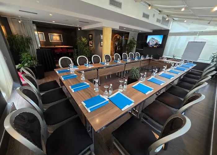 Mondial 4* Тирана