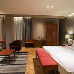 环球酒店 地拉那