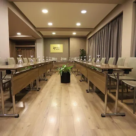 Mondial Hotel 4*