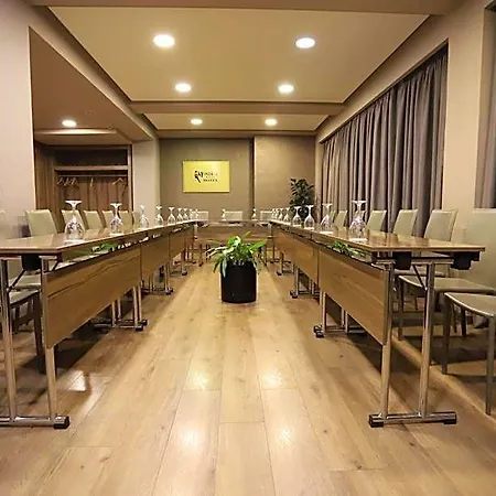 Mondial Hotel 4*