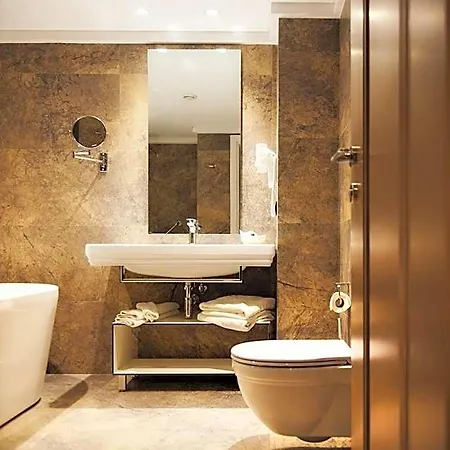 Hotel Mondial 4*