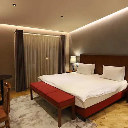 Hotel Mondial Tirana