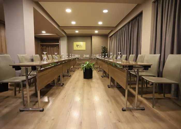 Mondial Hotel 4*