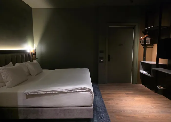 Mondial 4* ティラナ